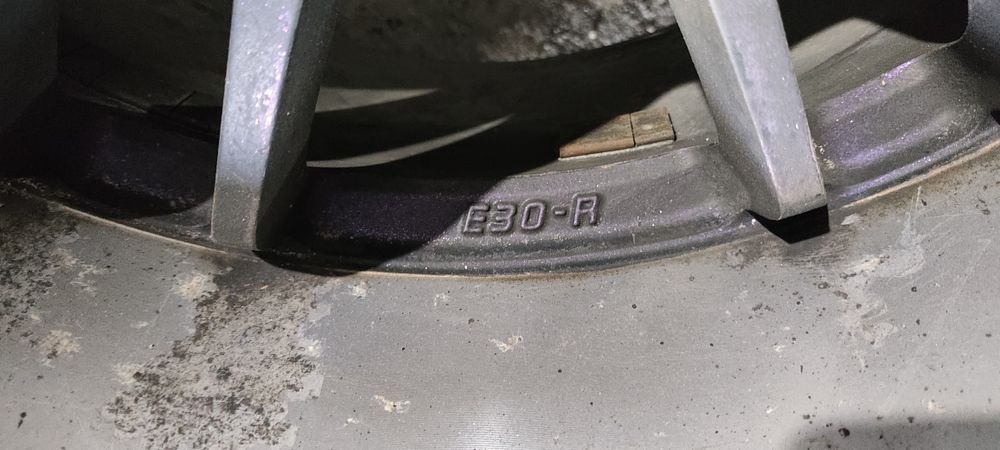 Продам Диски R18