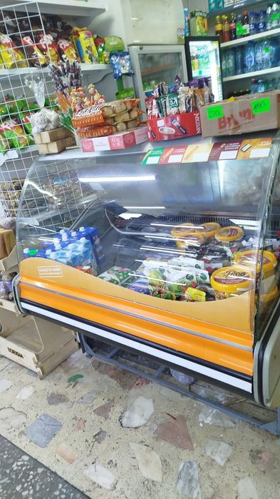 витринный холодильник