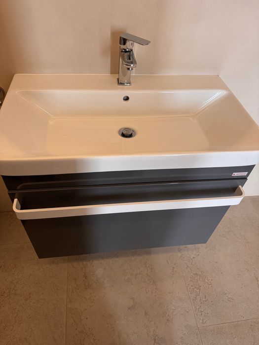 Mobilă baie cu lavoar și baterie