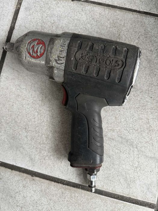 Ударен гайковерт