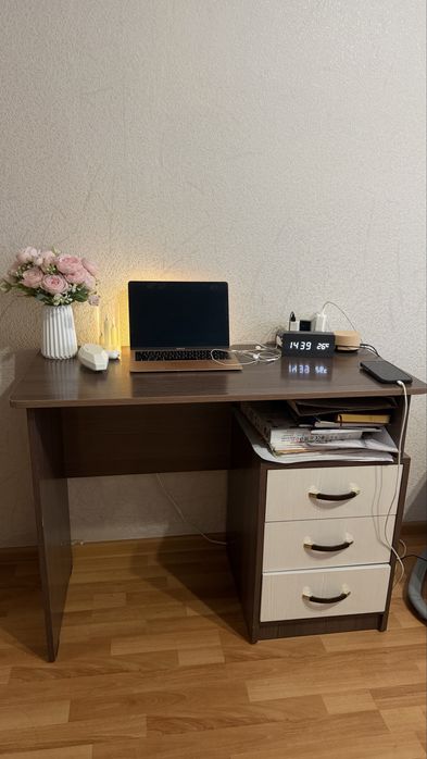 Стол письменный