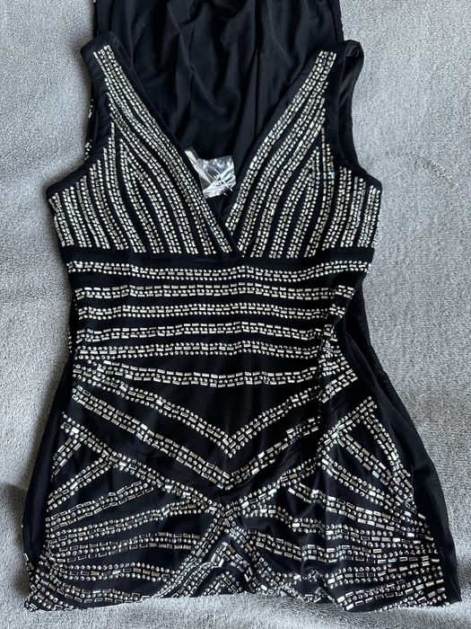 Елегантна рокля с камъни