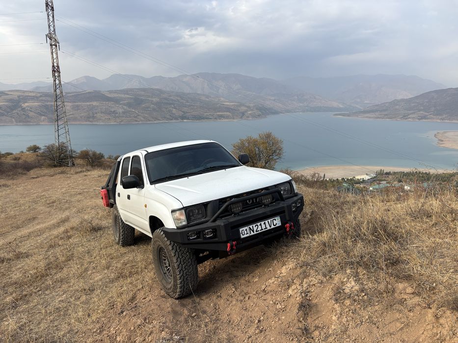 Продам toyota hilux