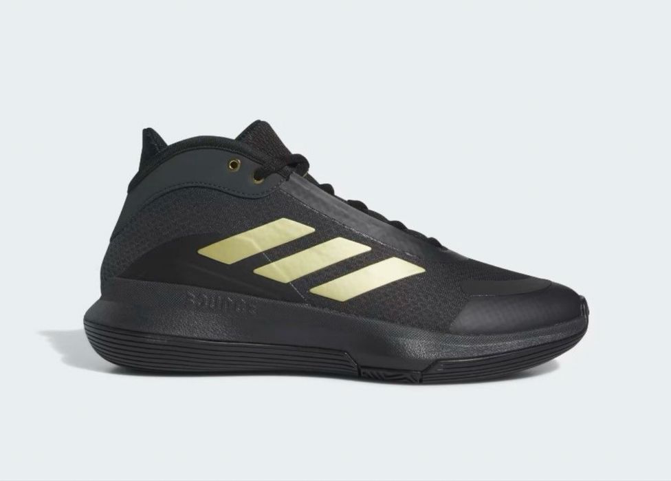 Продам кроссовки Адидас