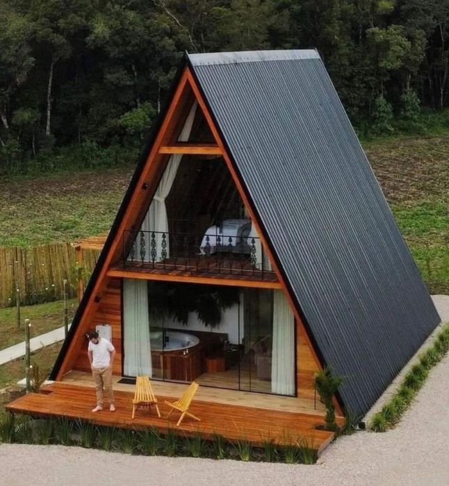 Cabane tip A-Frame la cheie