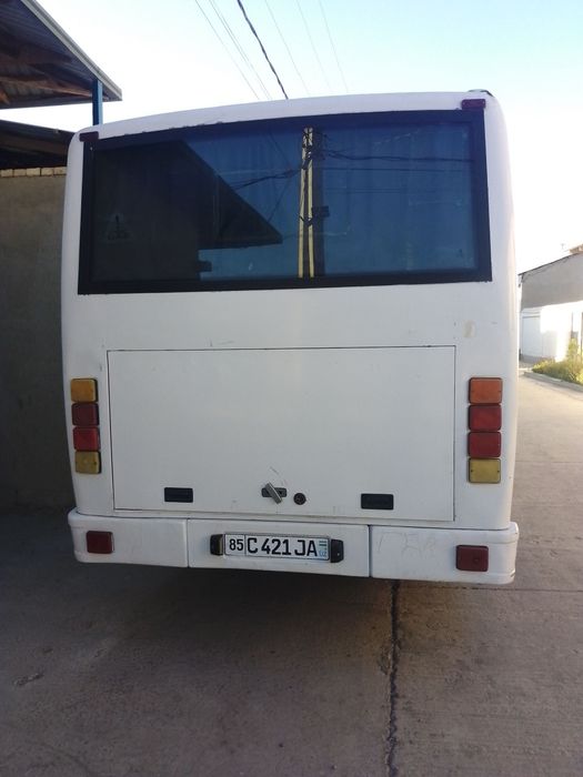Isuzu avtobus sotiladi