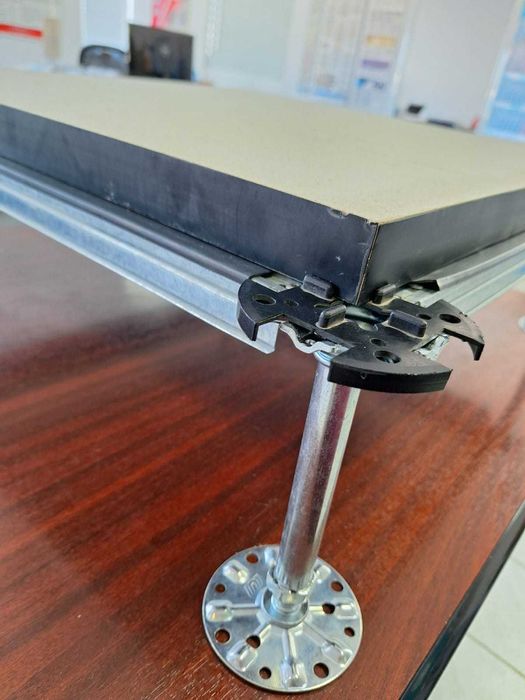 Pardoseala suprainaltata Knauf 34 mm, din sulfat de calciu - 75 mp