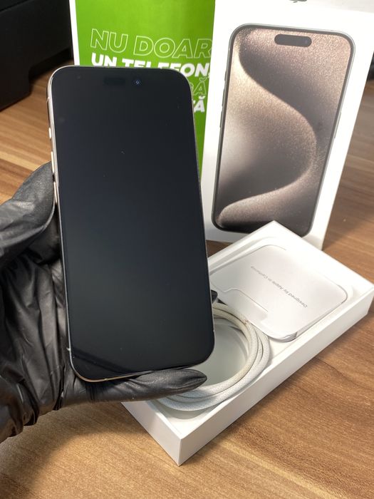 iPhone 15 Pro• 256 GB • Natural Titanium