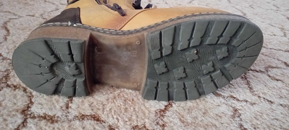 Дамски боти - черни и цвят горчица