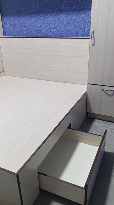 Спальный гарнитур