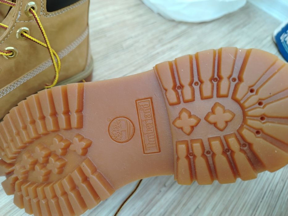 Очень качественный ботинка