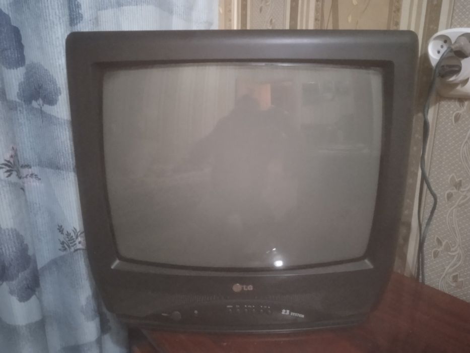 Продаю телевизоры и муз центр