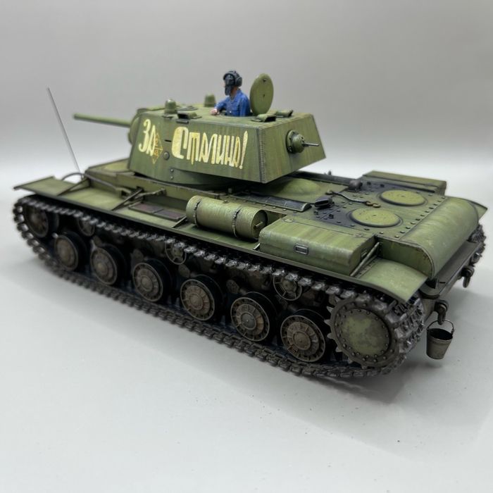 Готовая модель танка КВ-1. Tamiya 1/35.