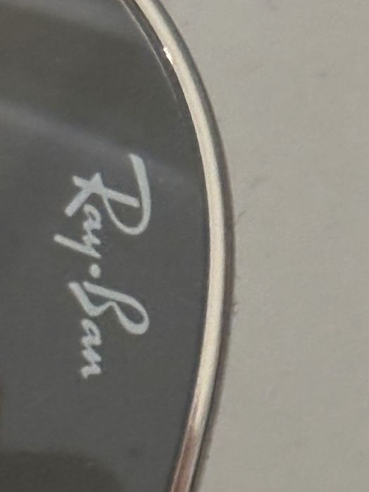 Vand ochelari de soare RayBan