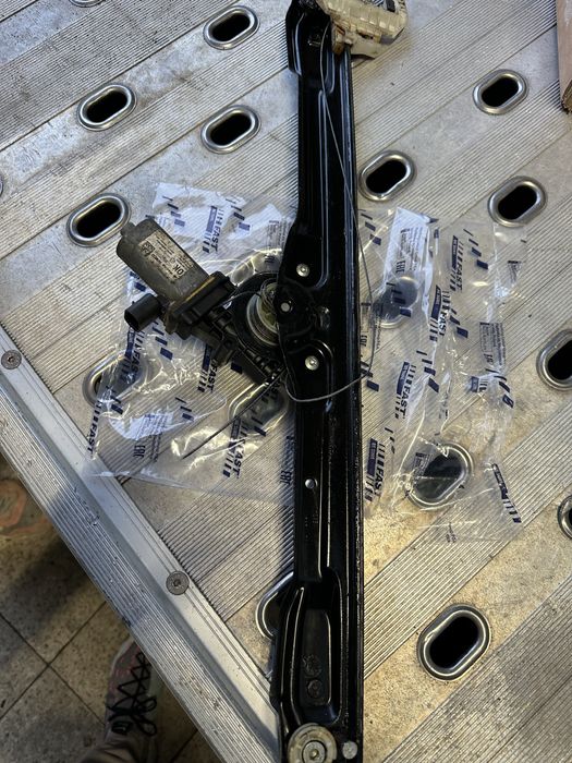 Motorasi macara geam iveco daily 2018