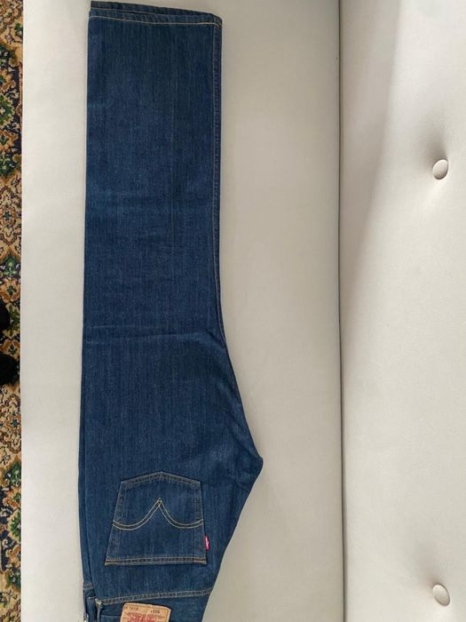 Продаются джинсы Levis