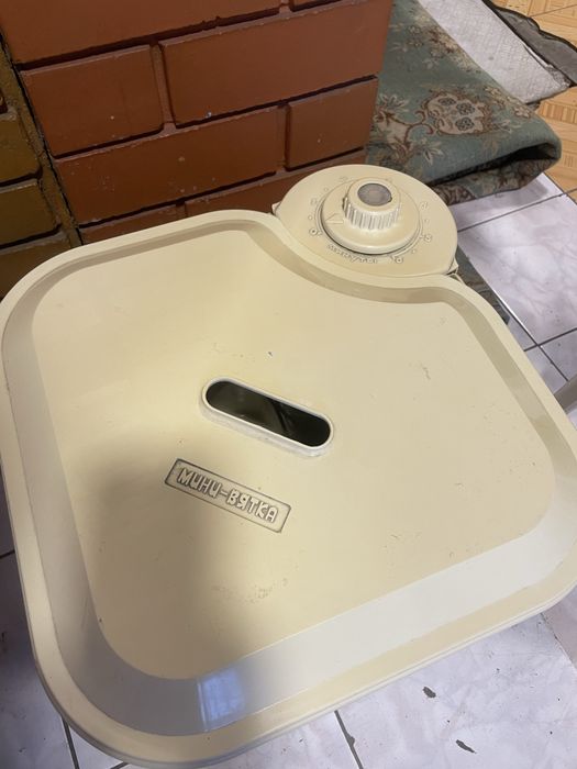 Продам стиральную мини машину Вятка