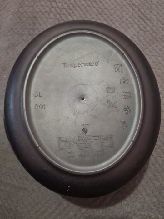 Продавам Тенджера(Тава) Tupperware 5 литра