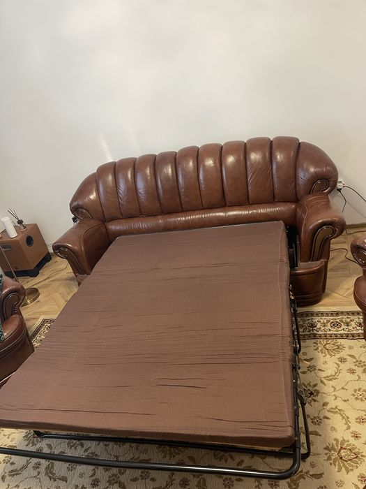 Canapea  extensibila din piele naturala + 2 fotolii