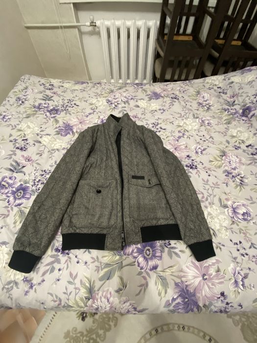 Продаются бомбер и пальто