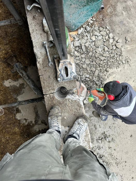 Tăieri beton / găuri hote centrale scurgeri