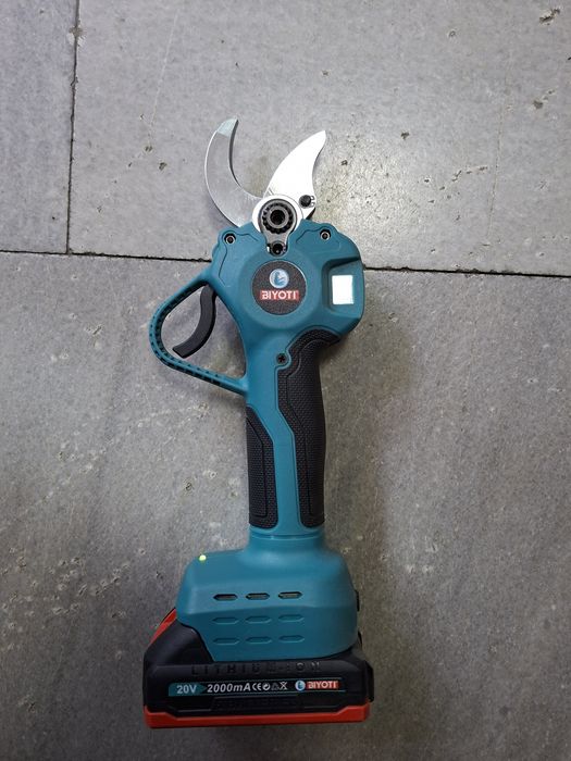 Секатор аккумуляторный Biyoti