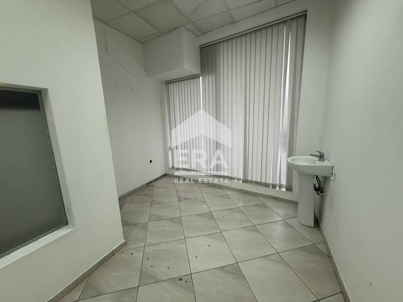 Търговско помещение/студио в жк ЛК Тракия град Варна