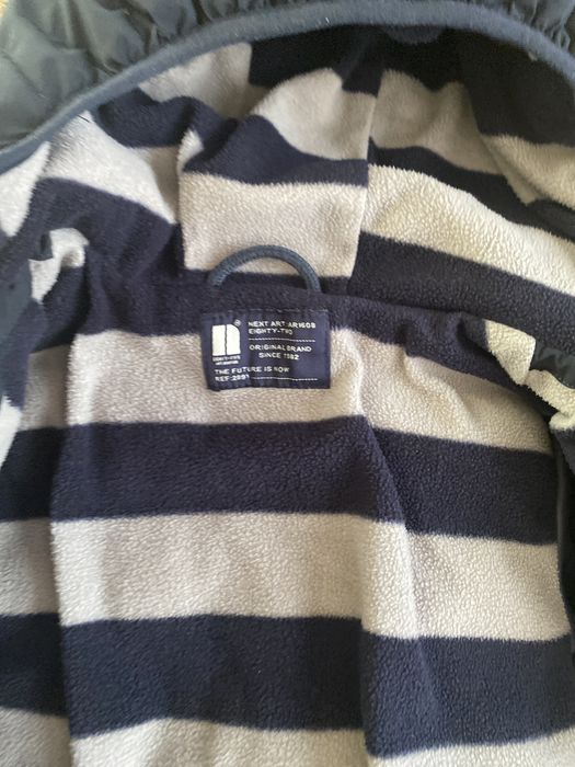 Продам детскую куртку next