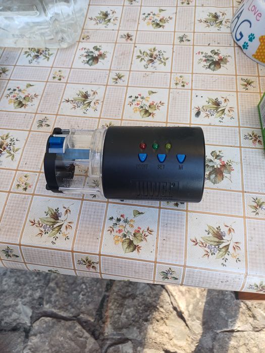 Vand compresor aer avcariu , hranitoare automata