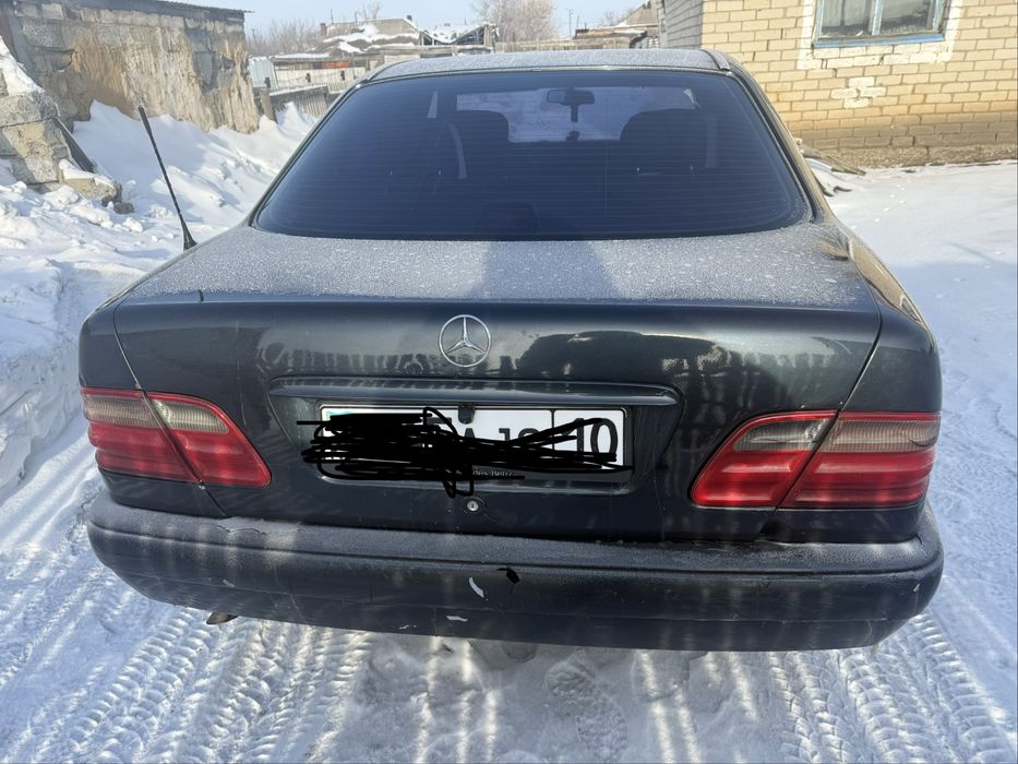 Продам мерседес 210