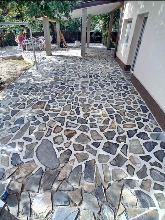 Grătare rustice și piatră naturală