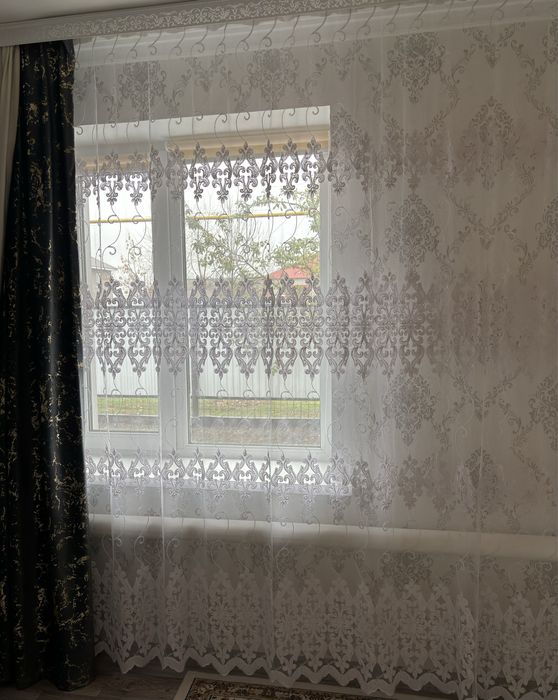 В продаже шторы 3м и тюль 8м