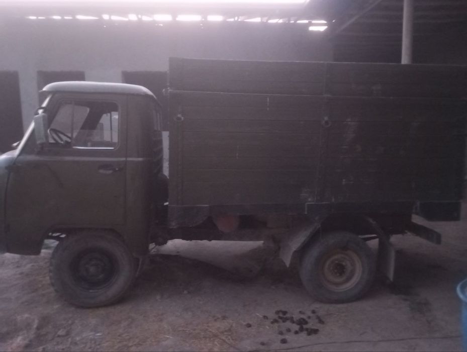 УАЗ сотилади  1981 йил