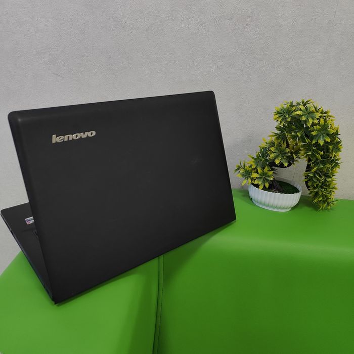 Офисной быстрый ноутбук Lenovo