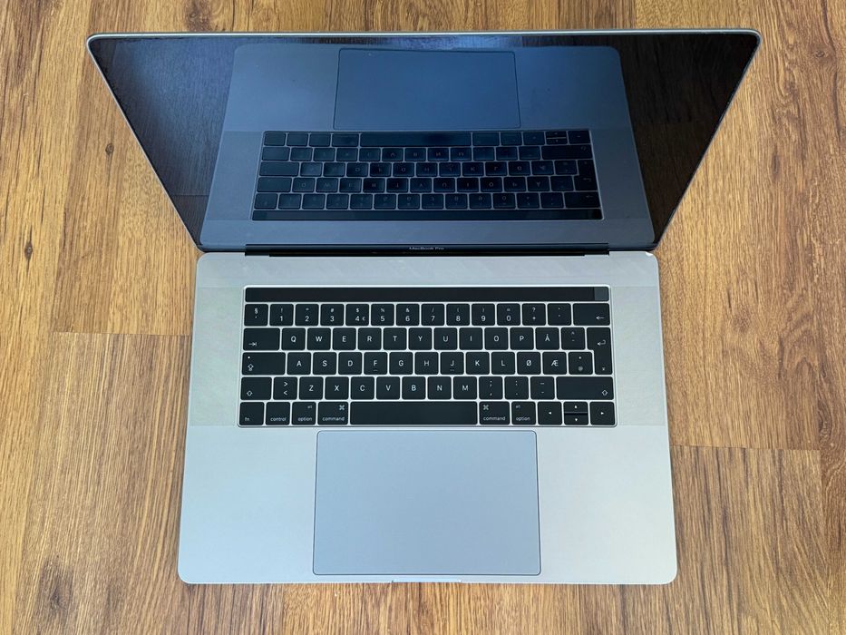 15.4' Core i7 Apple MacBook Pro Late 2016 SG TouchBar 16GB RAM/512GB SSD/Radeon Pro 460 4GB/Бат 4ч