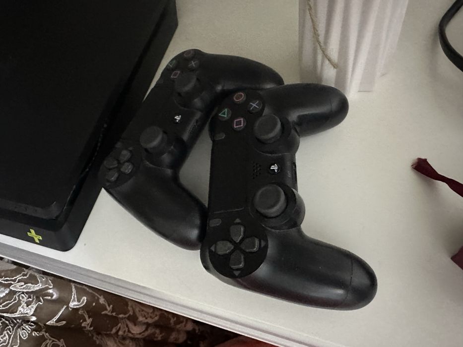 PS 4 slim , 1000 gb HDR и VR очки