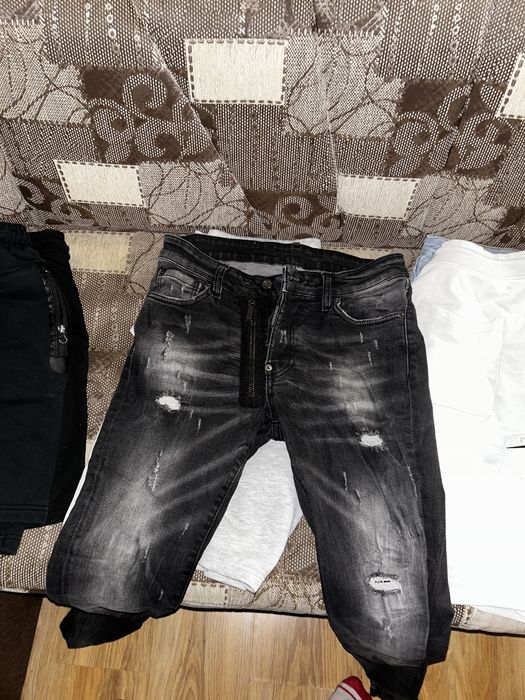 дънки на dsquared2