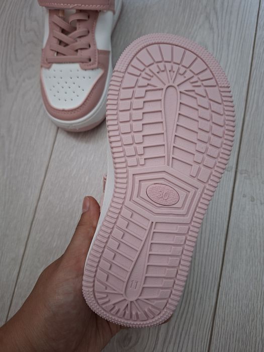 Adidași Roz mărimea 30
