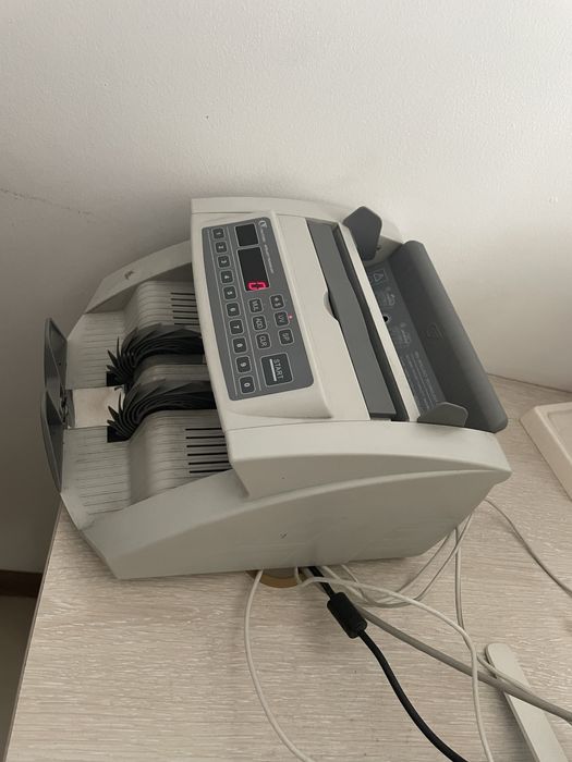 Продам Счетную машину для денег.