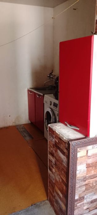Ijaraga uy bor 2 xonali 2 etajda dinamo bozorchani orqasidagi dom