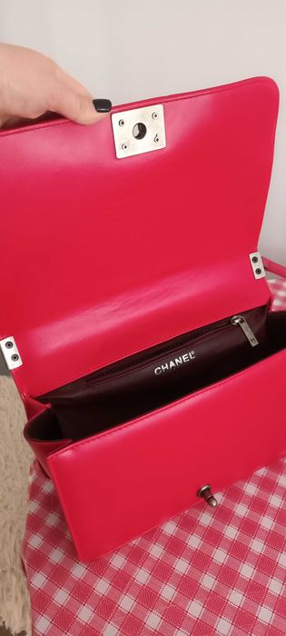 Продавам чанта тип Шанел