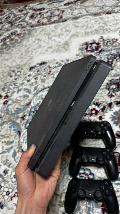 Sony PlayStation 4 slim 1tb