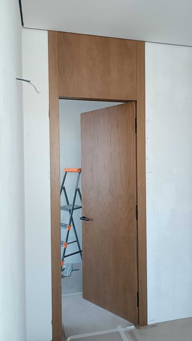 Установка межкомнатных дверей