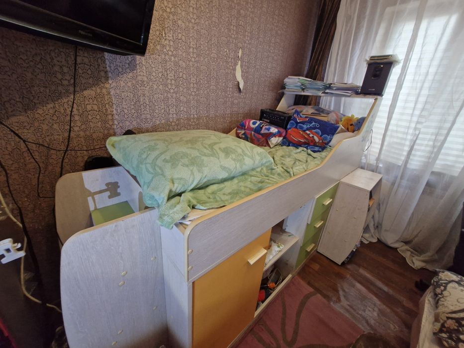 Кровать детская с письменный столом