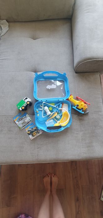 Играчки за деца нови Hot Wheels, доктор, кола