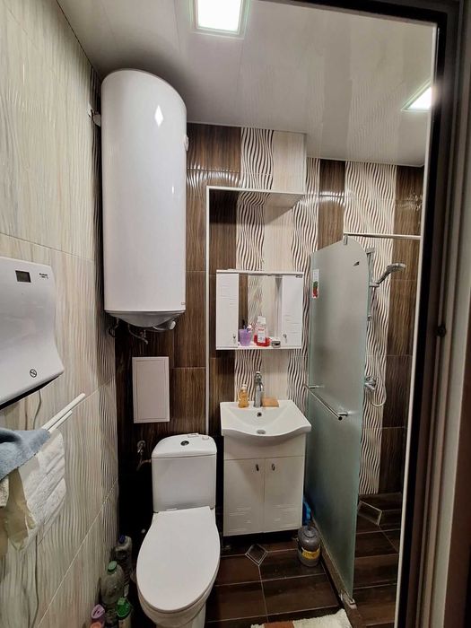 Продава се Тристаен апартамент в Варна, Базар Левски - 68 кв.м за 2059 €/кв.м - Снимка #8