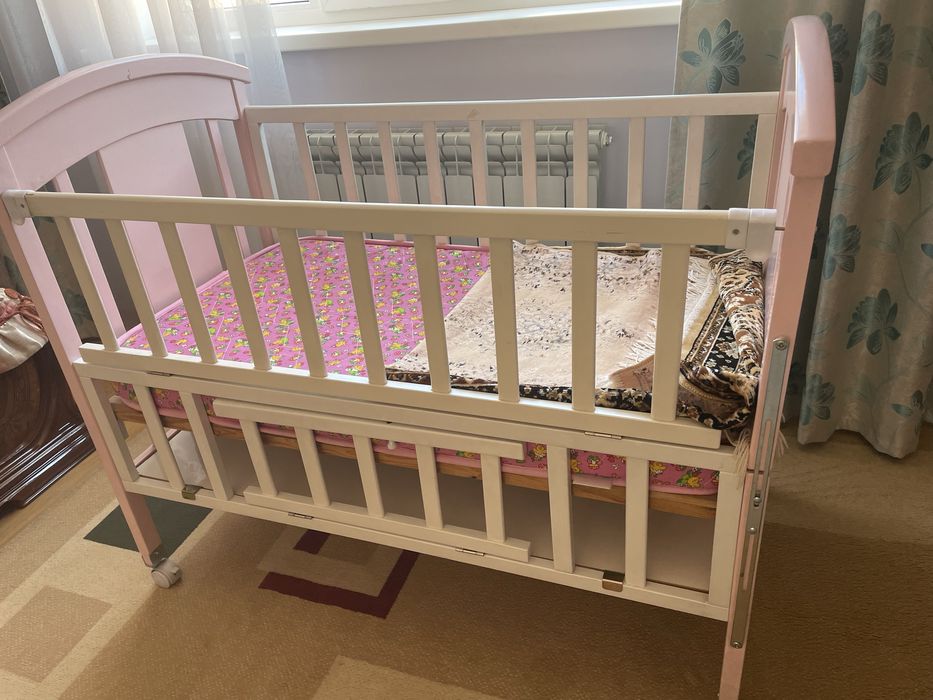 Манежка в розовом цвете