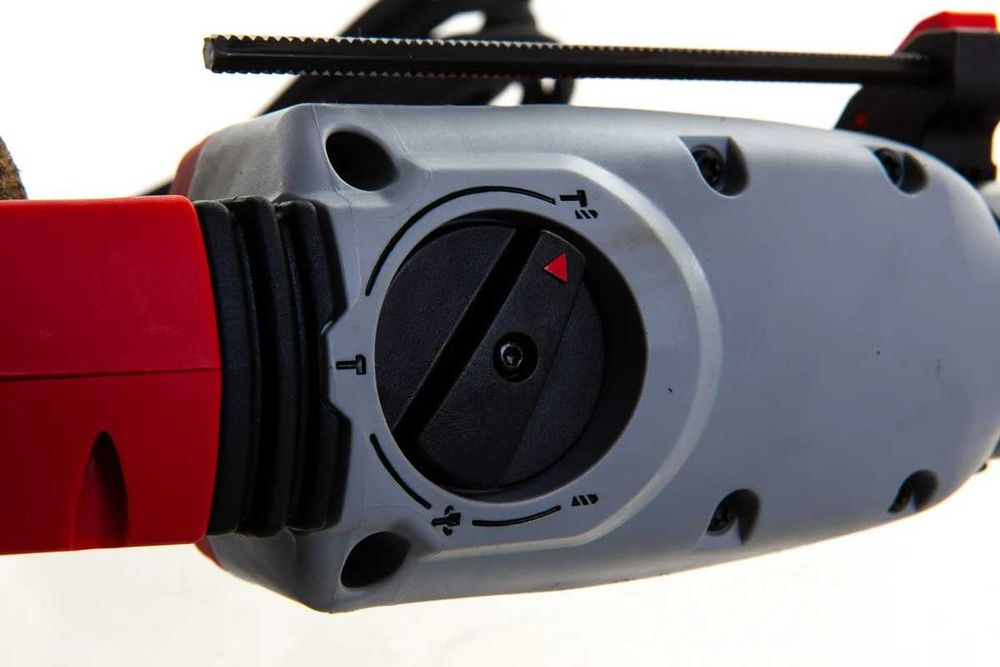 Перфоратор Milwaukee PLH 28 XE