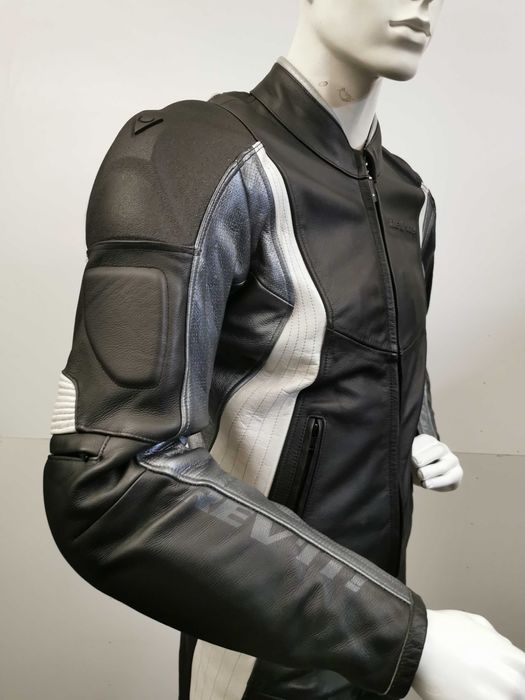 Costum moto piele RevIt  cu cocoașă mărime 48