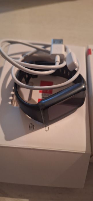 Фитнес браслет HUAWEI Band 6